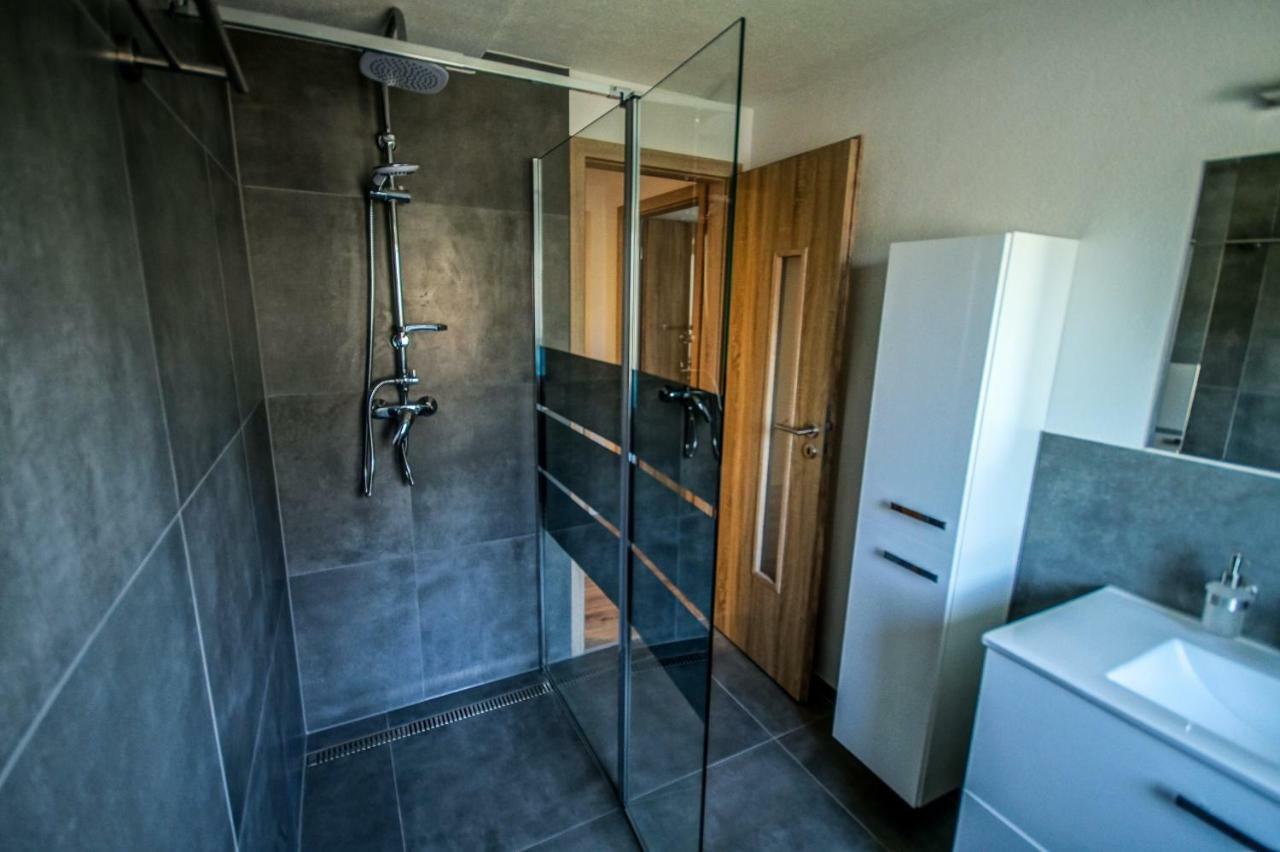 Aresko-Apartments Vidnava Eksteriør billede